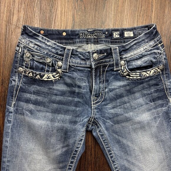 Miss Me Signature Crop Jeans Rhinestone Distressed Light Wash Size 29 - Picture 3 of 13